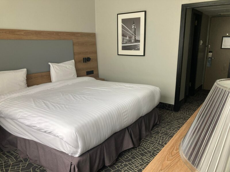 Radisson heathrow airport room