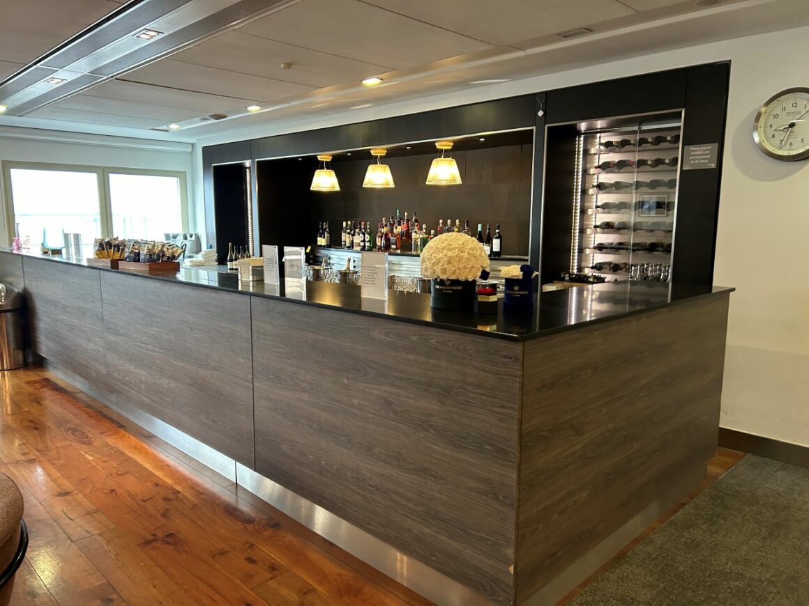 British Airways First Dining Bar