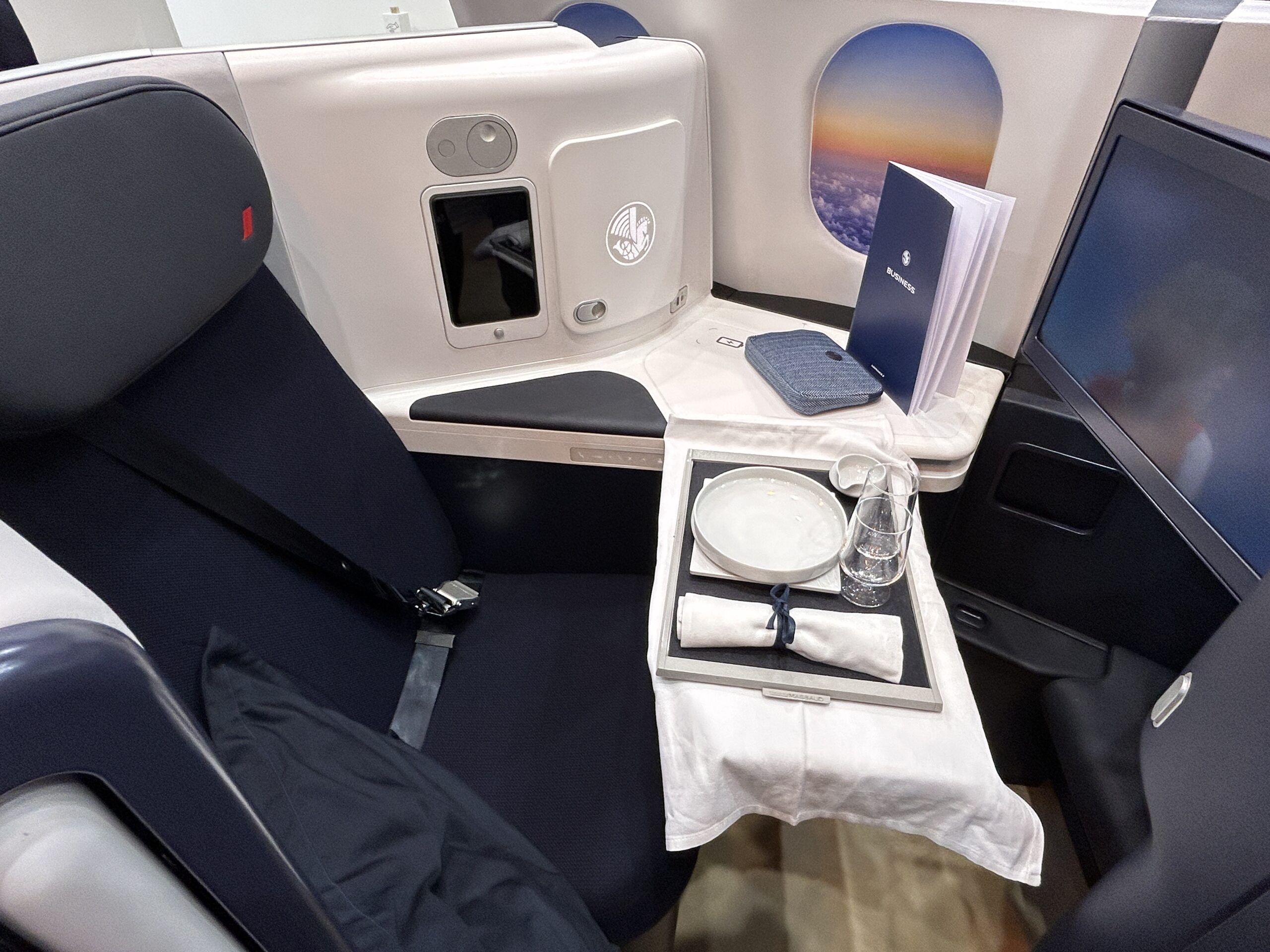 Air France Selects New Business Class Seat for its A350 Aircraft 