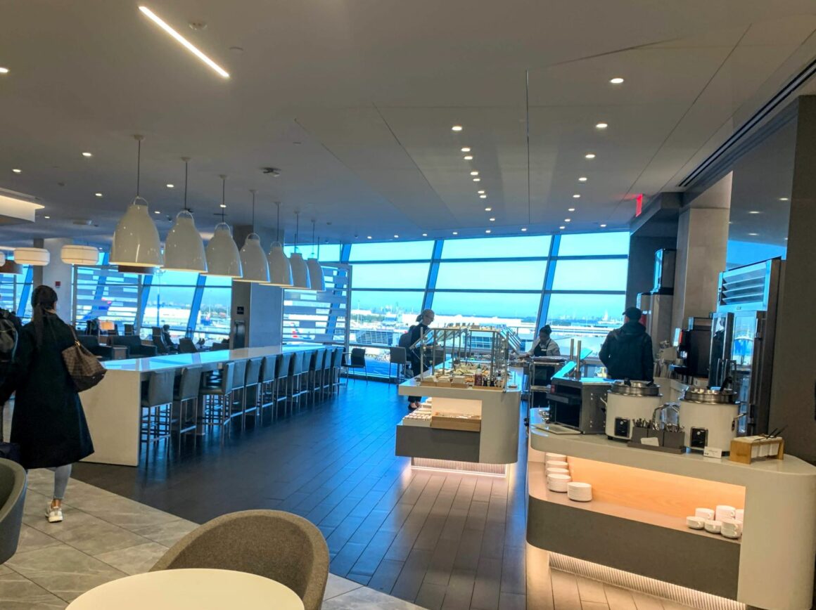 Buffet area at Greenwich lounge T8 New York JFK
