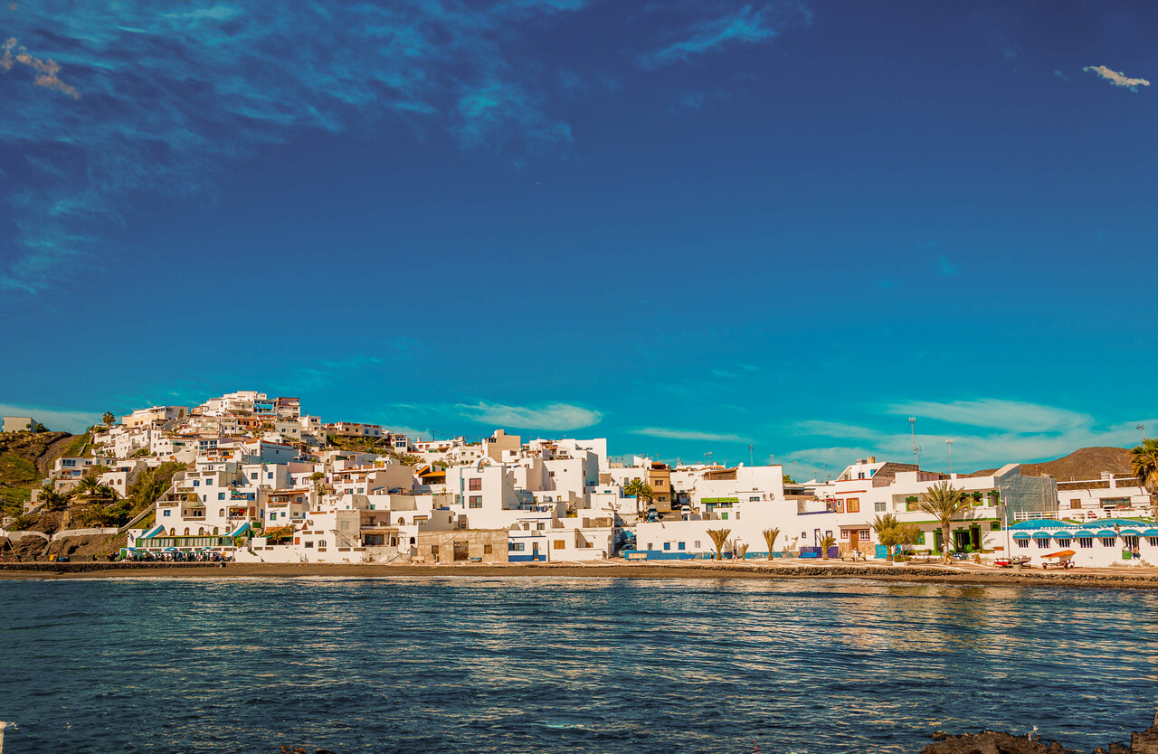 NEWS Heathrow first strike dates called off, Edinburgh strike off and