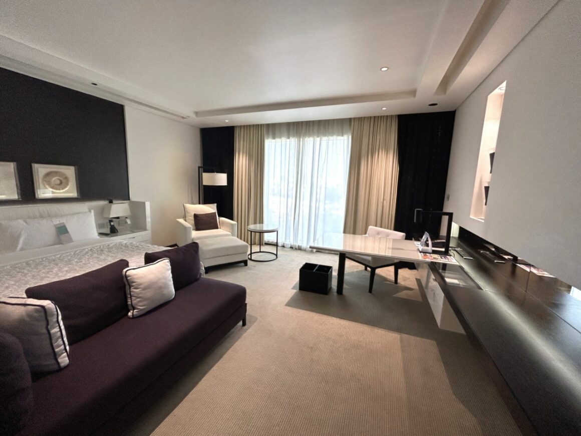 Le Meridien Hotel & Conference Centre Dubai Main Room review 