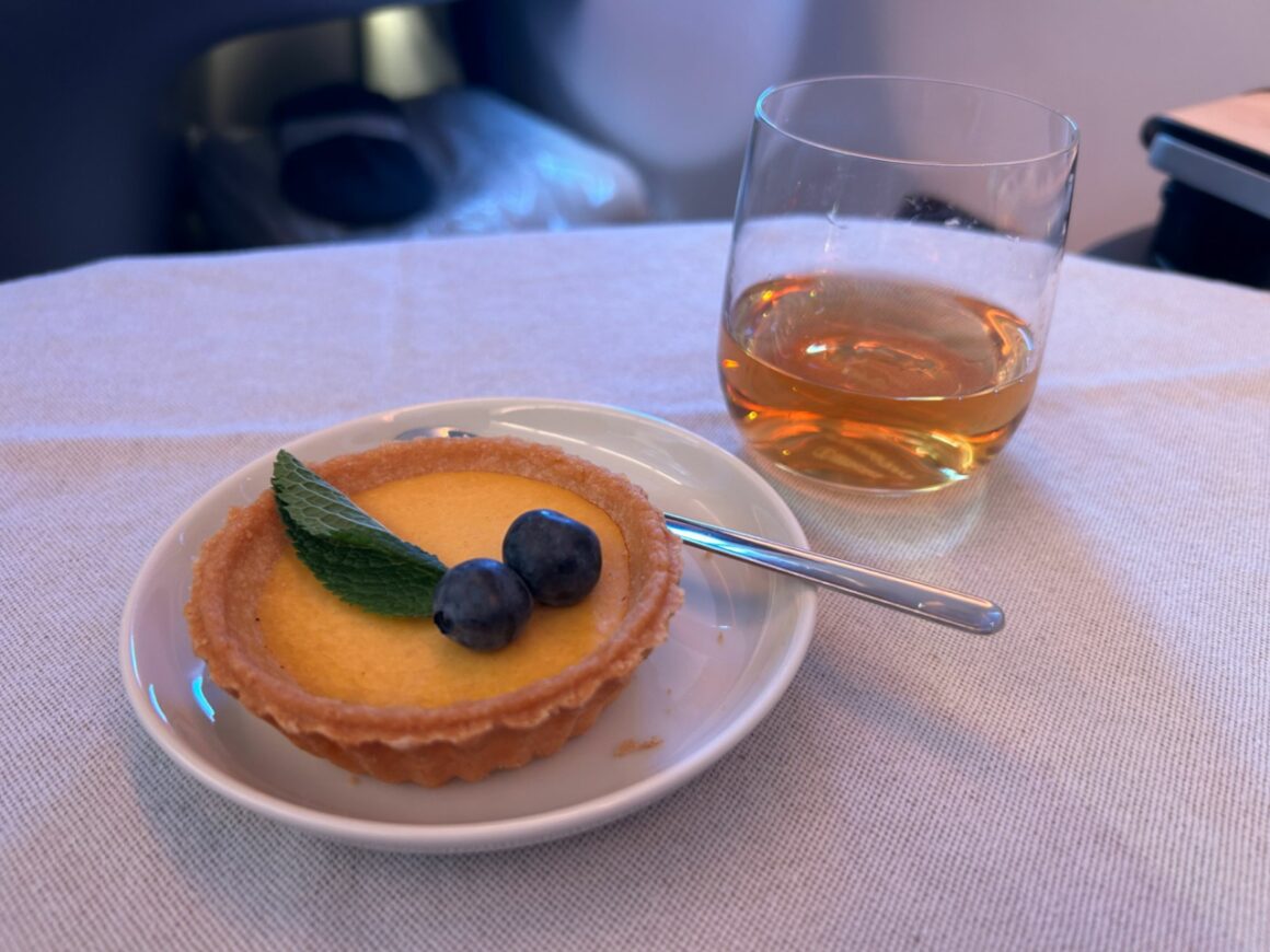 Tart and champagne