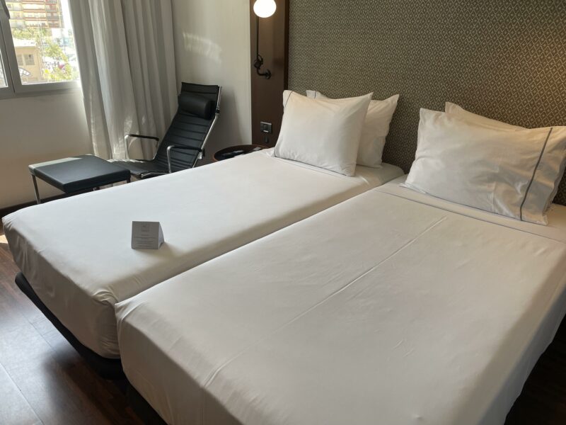 La habitación, climatizada del Alicante Marriott