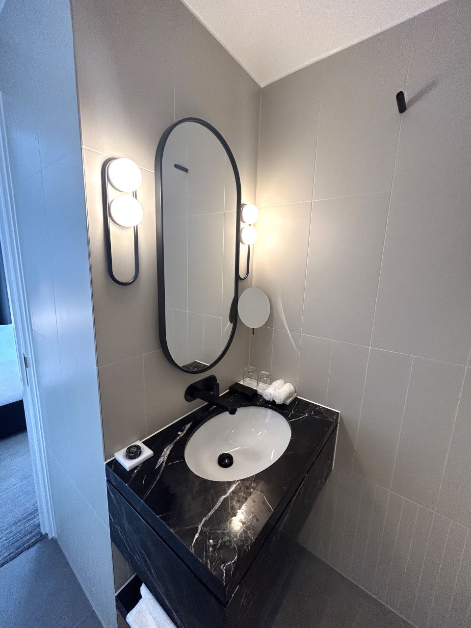 Hyatt Regency London Stratford Bathroom Sink