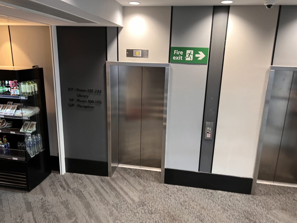  Aerotel at Heathrow Terminal 3 Lift 