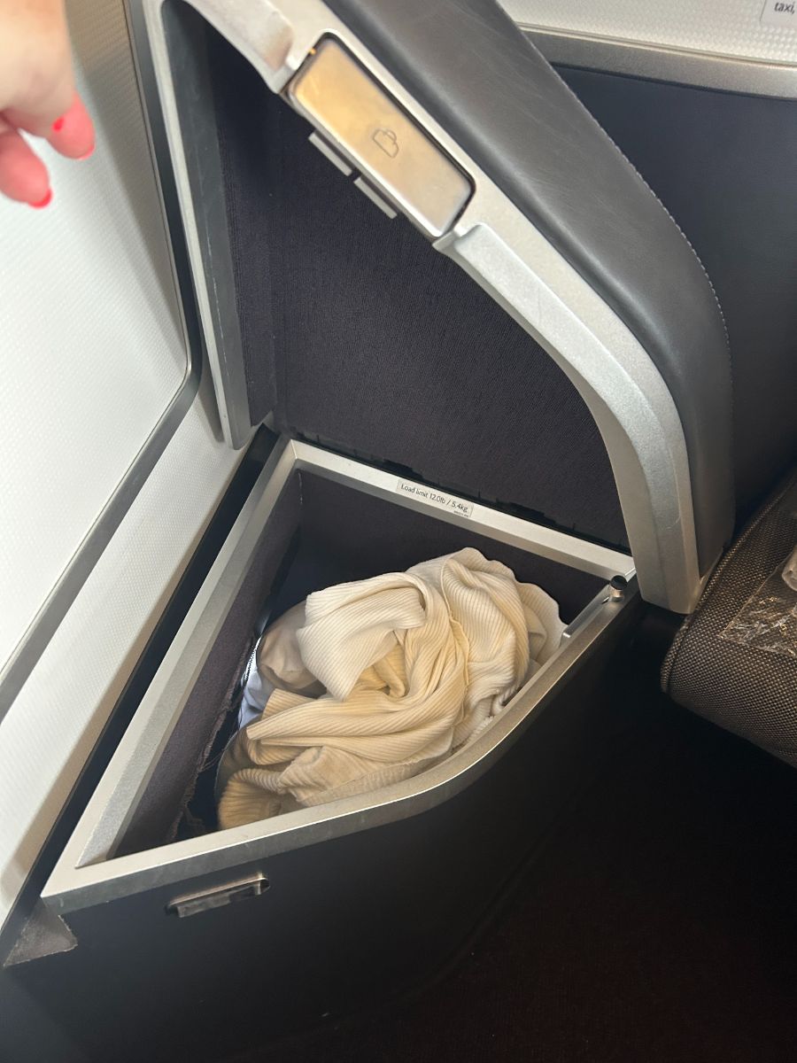 British Airways new First class Suite B777-300 