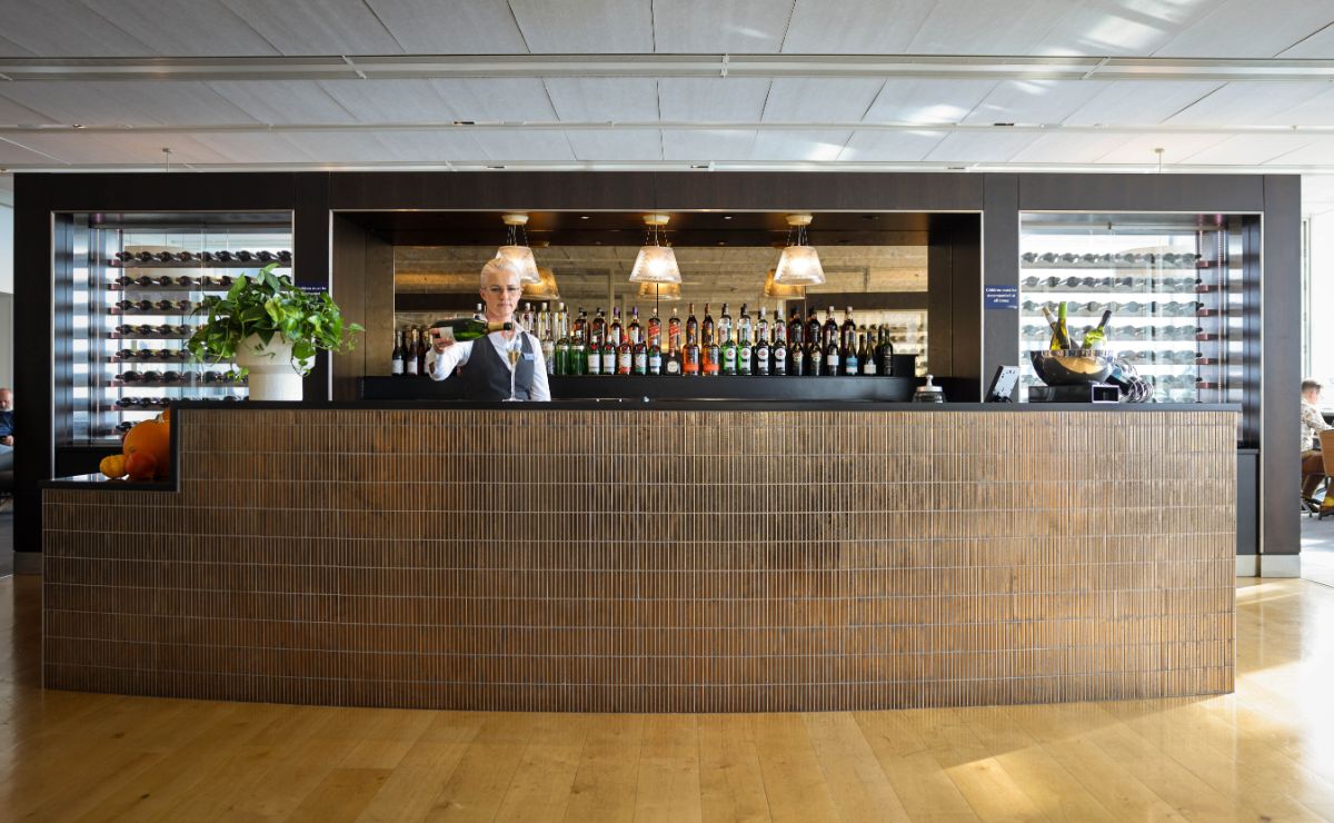 British Airways Heathrow lounge - New First T5 lounge bar