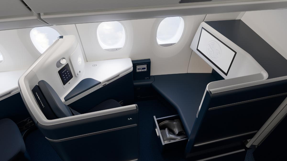 Air France front row larger business class suite