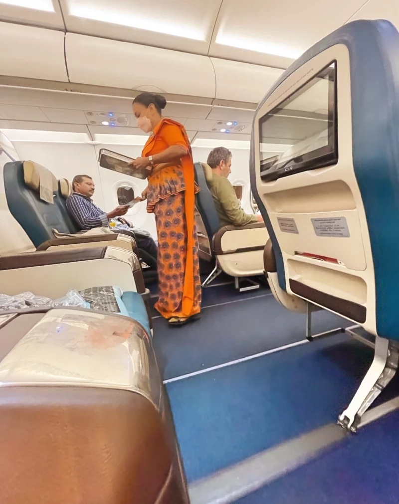 Jakarta – Colombo – Abu Dhabi Sri Lankan Airlines Business Class