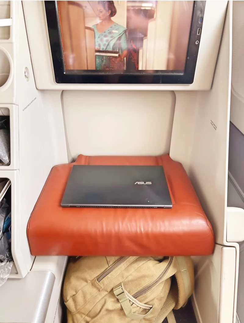 Jakarta – Colombo – Abu Dhabi Sri Lankan Airlines Business Class.