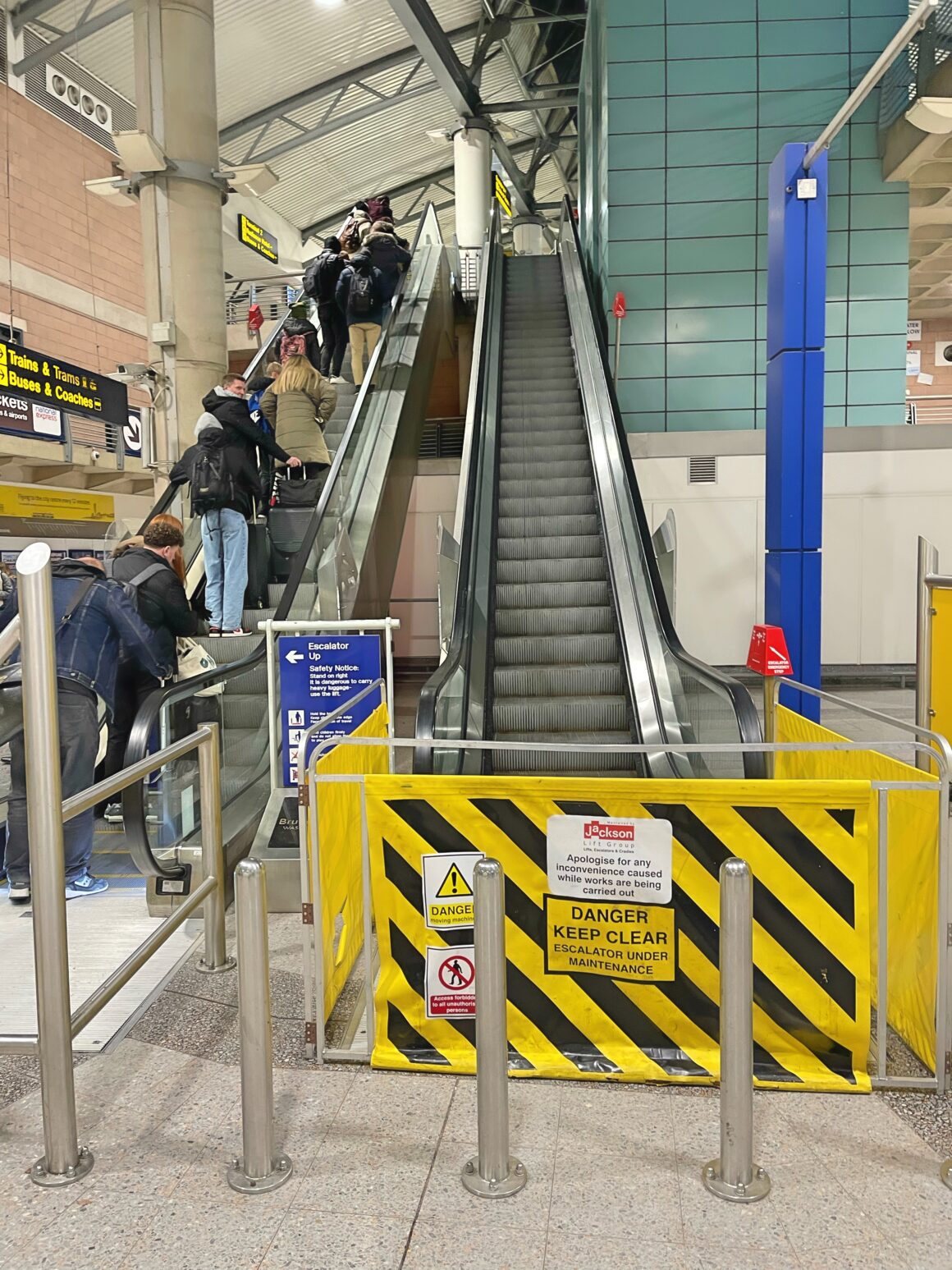 Manchester airport check in - Terminal Escalator