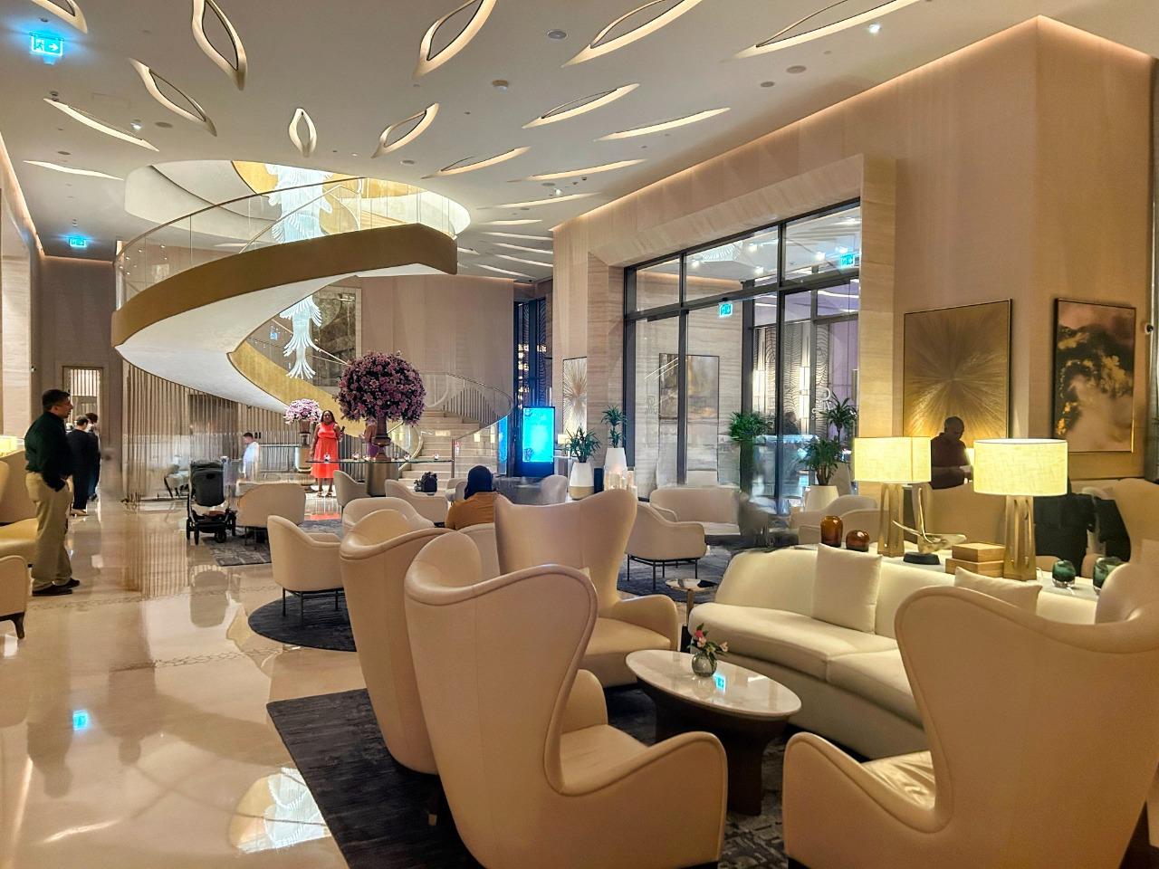 St Regis Palm Dubai lobby 1