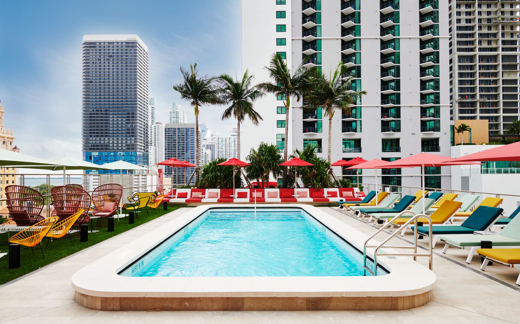 The rooftop pool area at the citizenM Miami Worldcenter